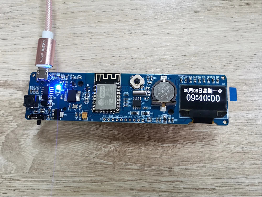 ESP8266 ESP-12F 0.96" OLED Display WiFi Clock Module Weather Forecast Micro USB Development Board with 18650 Battery Case CH340