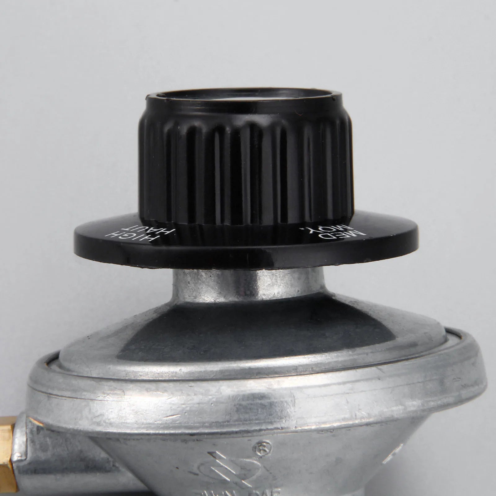 1pc Propane Tank Low Pressure Gas Regulator with Outlet 1/4in Barb Hose Connection Inlet 1-20in UNEF for One Pound Propane Tank