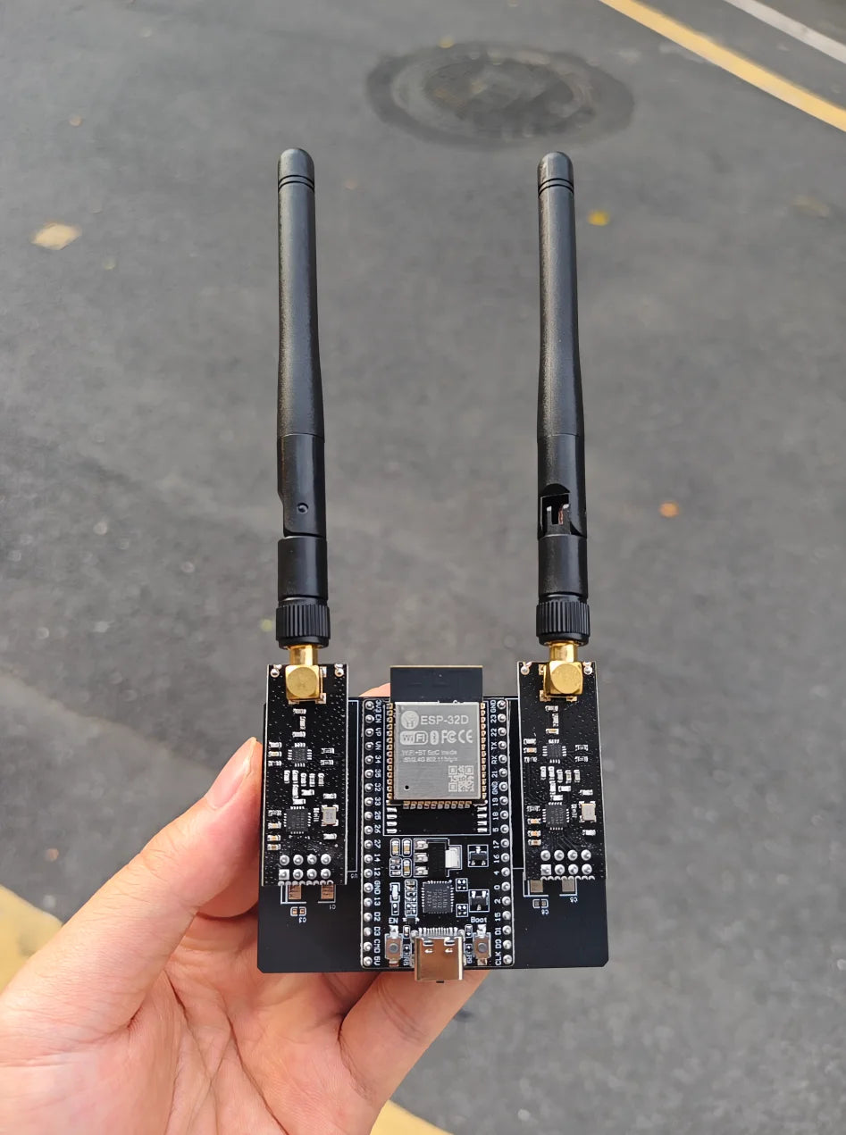 New ESP32 + NRF24L01 PA LNA 2.4GHz Module ,Upgraded Antenna Development Board supports Bluetooth for IoT Projects