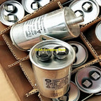 CBB65 7.5UF 8UF 450V automatic washing machine capacitor with screw fixing bracket at the bottom