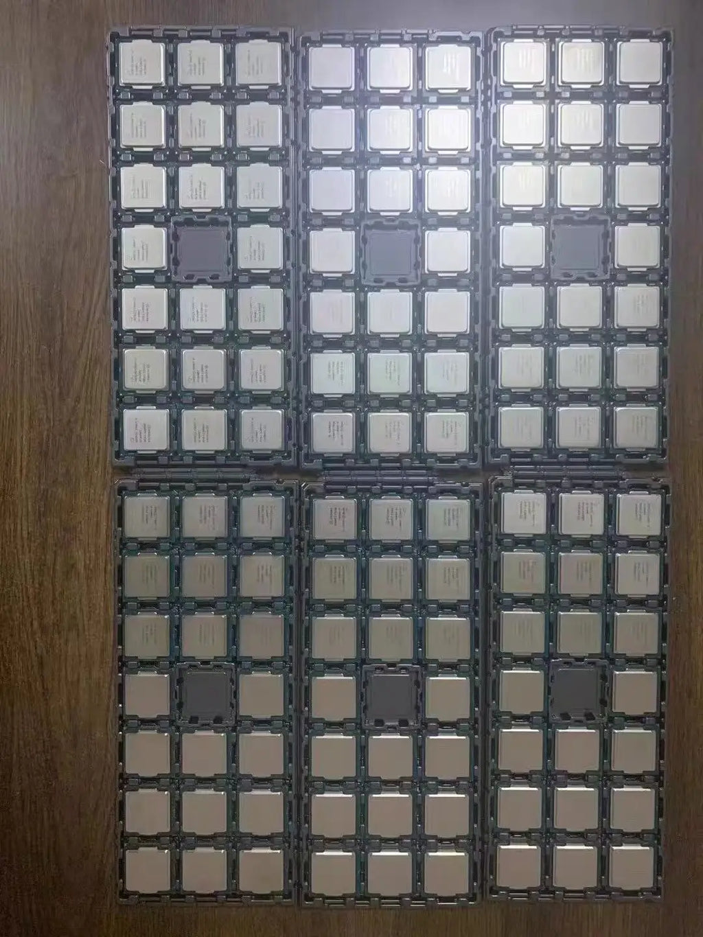 Intel Xeon E5-2697V2 2.7GHz 12Cores 24Threads SR19H 30M 130W E5 2697V2 Computer CPU Processor Server E5 2697 V2 Package LGA 2011