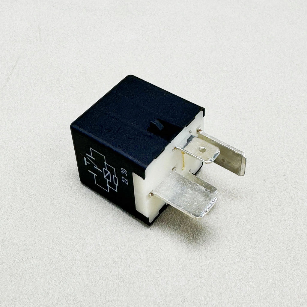 Fuel Pump Relay #370 Fit for Audi A6 AUDI A6/AVANT AA4C AUDI A4/S4 CABRIO./QU. VW Passat OE:8D0951253 443951253N 171937503A