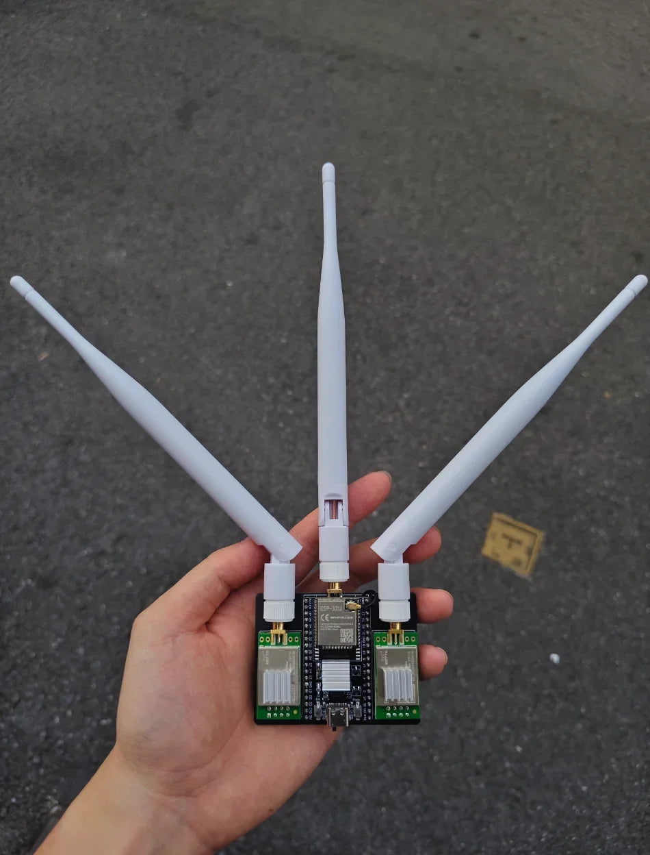 New ESP32 + NRF24L01 PA LNA 2.4GHz Module ,Upgraded Antenna Development Board supports Bluetooth for IoT Projects