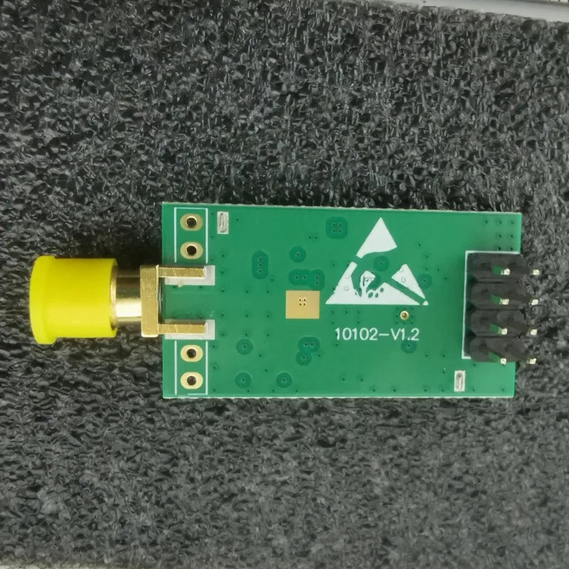 E01-2G4M27D Wireless Module CDEBYTE E01-2G4M27D nRF24L01P 27dBm nRF24L01 PA LNA Long Range 2.4GHz SPI DIP IoT Module