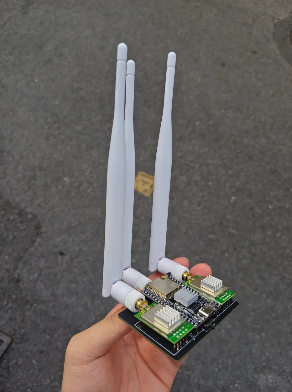 New ESP32 + NRF24L01 PA LNA 2.4GHz Module ,Upgraded Antenna Development Board supports Bluetooth for IoT Projects