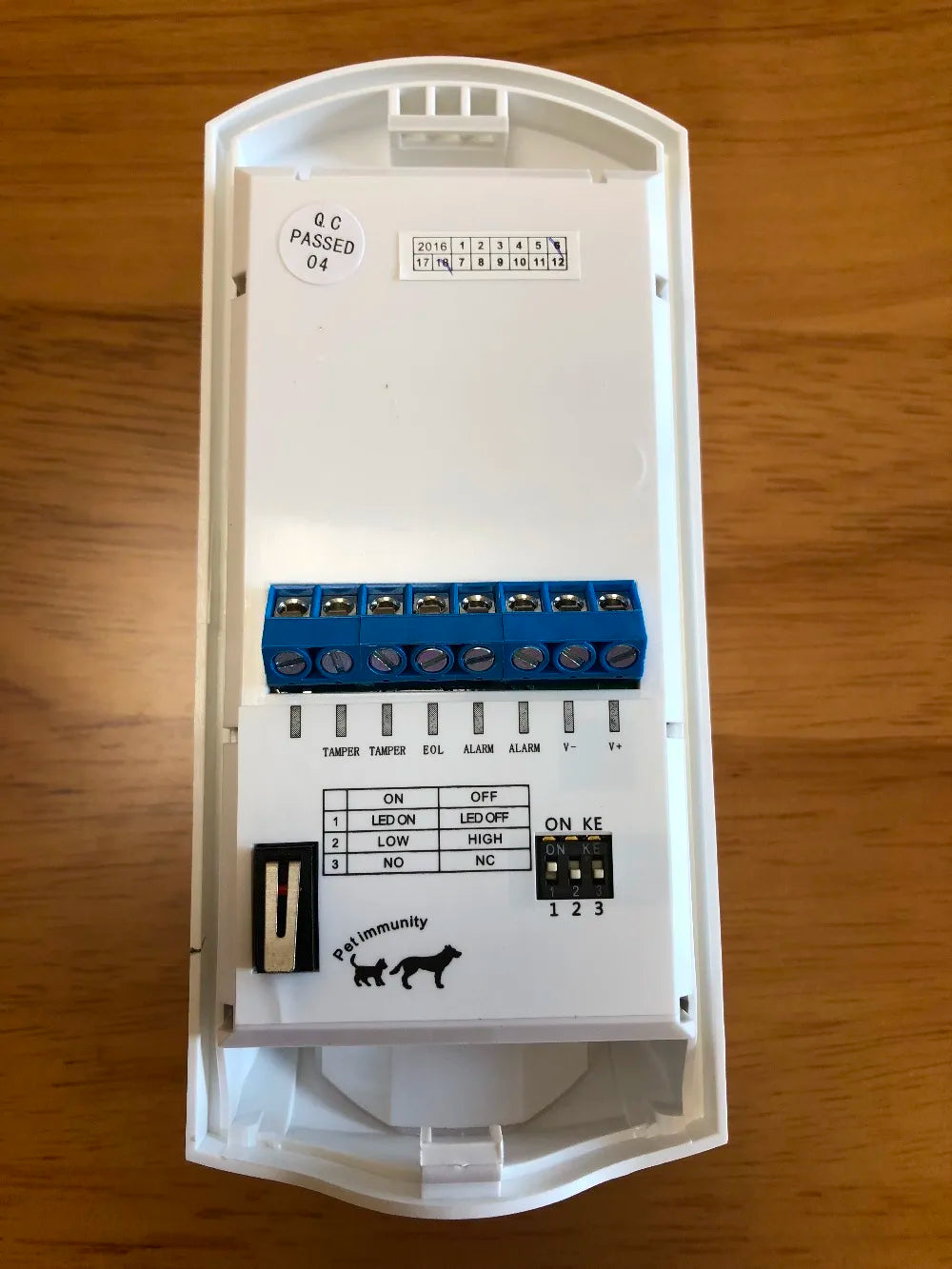 12V MC-8250 Wired PIR Motion Detector Pet Immune Sensor for Security Systems Compatible with Any 12V Alarm Host