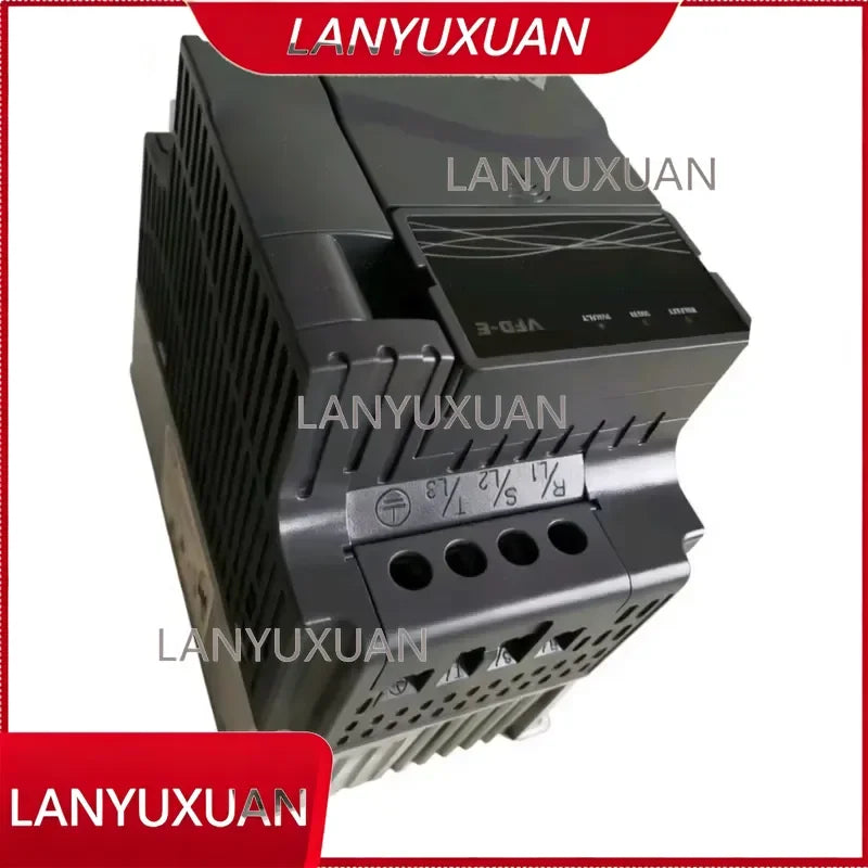 Three Phase Variable Frequency Drive 460V AC Frequency Converter with PLC Built in EMI Filter for Industrial Equipment