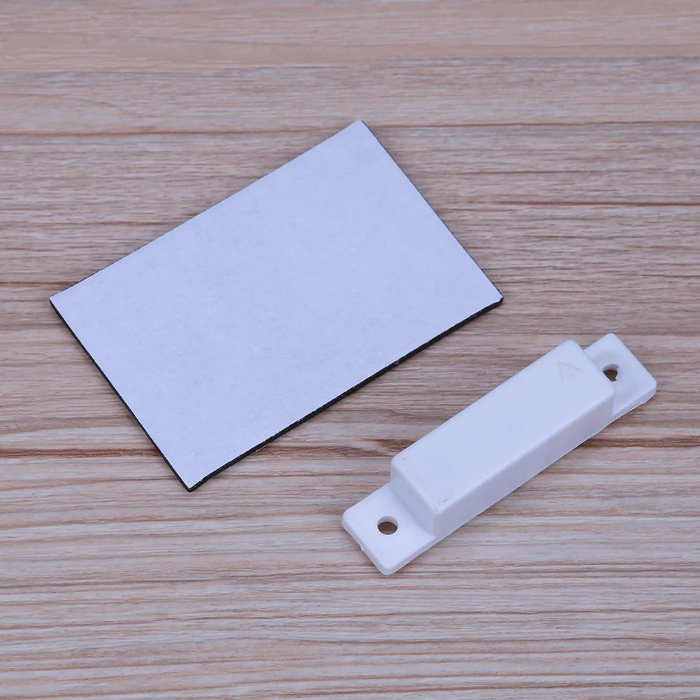 Mini Alarm Sensor Detector Battery Powered Sticky Window Magnetic Alarm System 95Db Loud Voice Easy Installation for Home Office