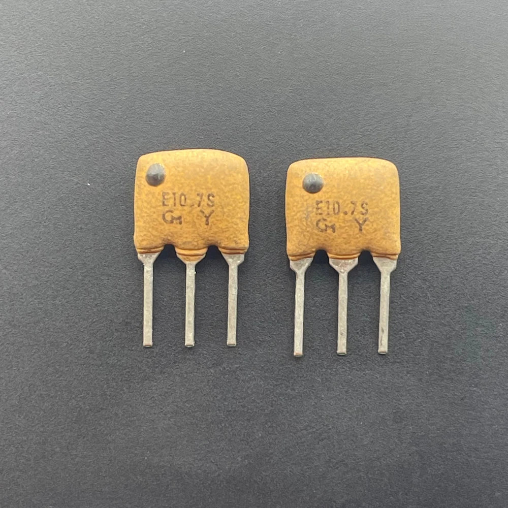 50pcs/ceramic filter SFE10.7MS2-D 10.7MHZ 10.7MS2 in-line 3-pin black dot 230K