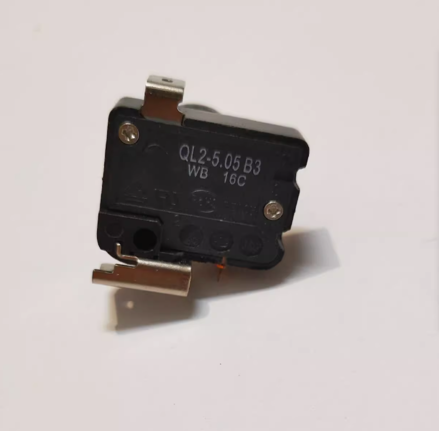 1PCS Refrigerator/freezer starter with capacitor pin heavy hammer starter QL2-6.2 B3