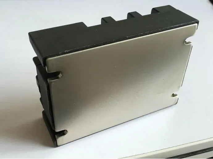 SJGX-3 JGX-3 Three-phase solid state relay D4810 D4825 D4840 D4860 D4880 D48100 D48120 D48150 3-32VDC to 480VAC