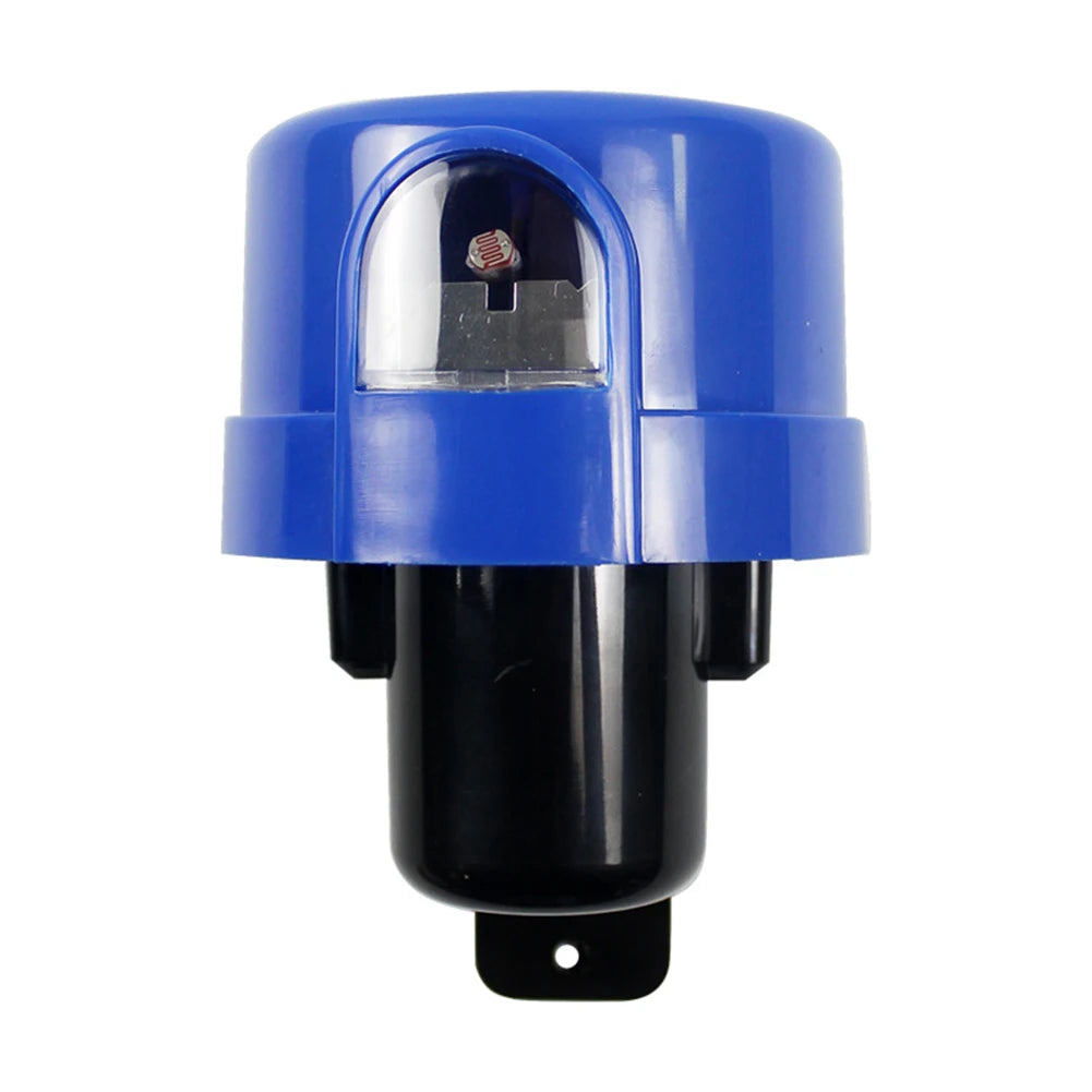 Outdoor Photocell Switch Featuring IP65 Protection Twist Lock Interface and 1000W Load Capacity for Lighting Control