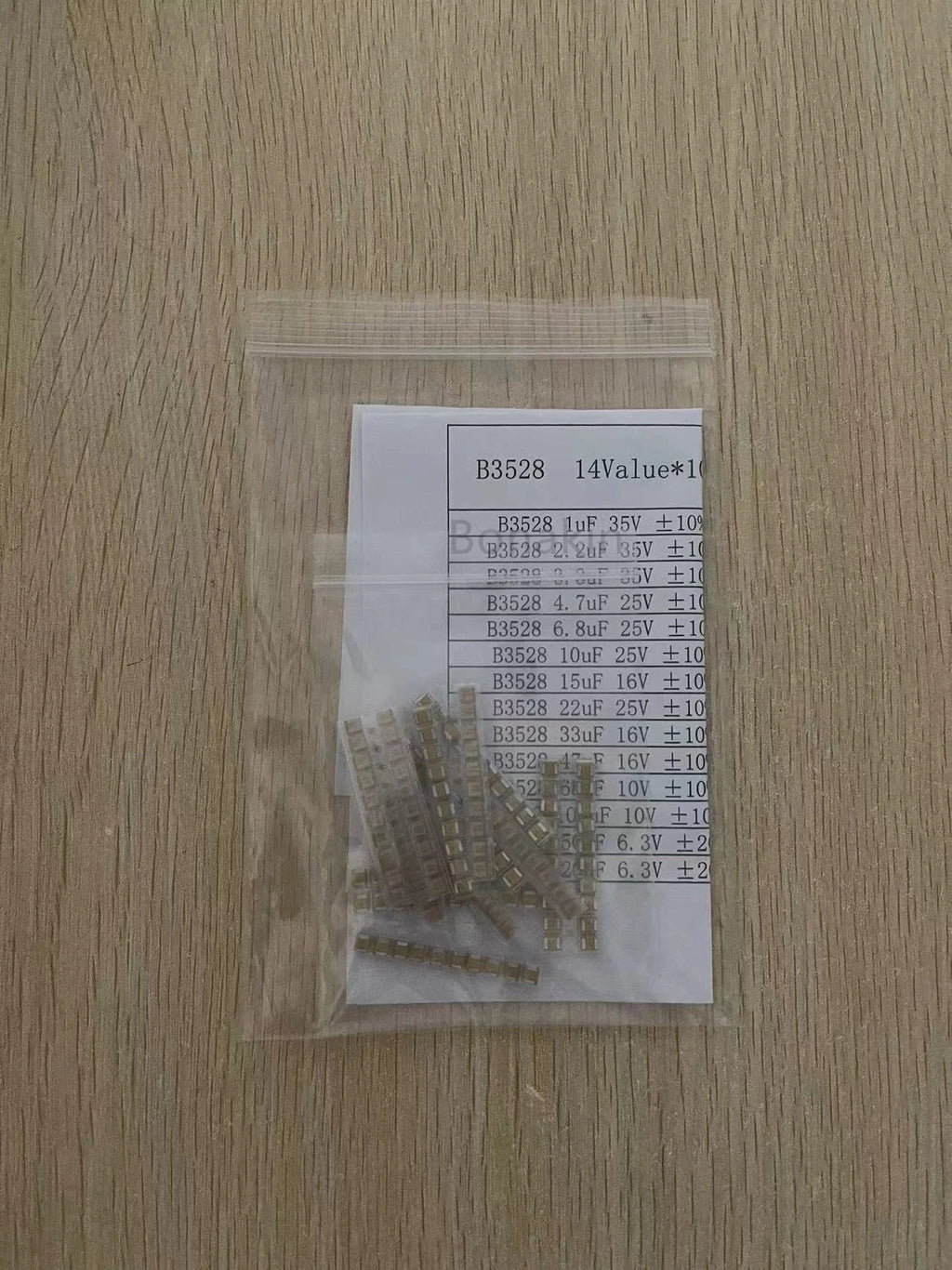 A B C D E 3216 3528 6032 7343 SMD Tantalum Capacitor Assortment Kit 1UF 2.2UF 4.7UF 10UF 22UF 33UF 47UF 100UF 220uF 330UF 470UF