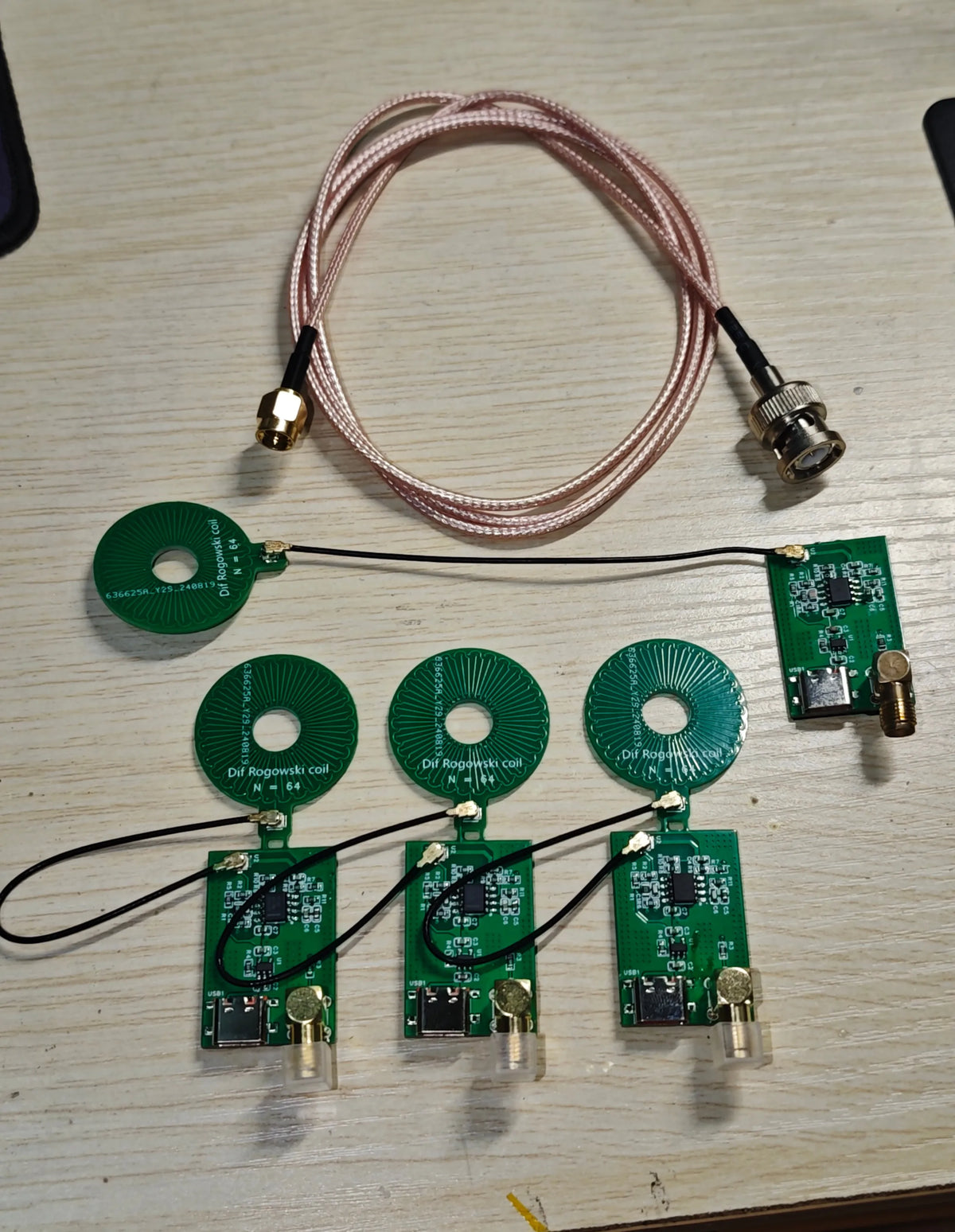 High-frequency Rogowski Coil Current Probe, Current Range +-10A, Noise Floor 60mA