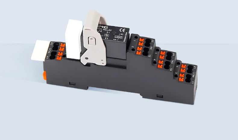 ENMG Small DIN-Rail Solid State Relay 24V 3A 4A 10A DC SSK10D6132 SSR DC to AC 220Vdc with base DC control 5V 24V AC 220V lights