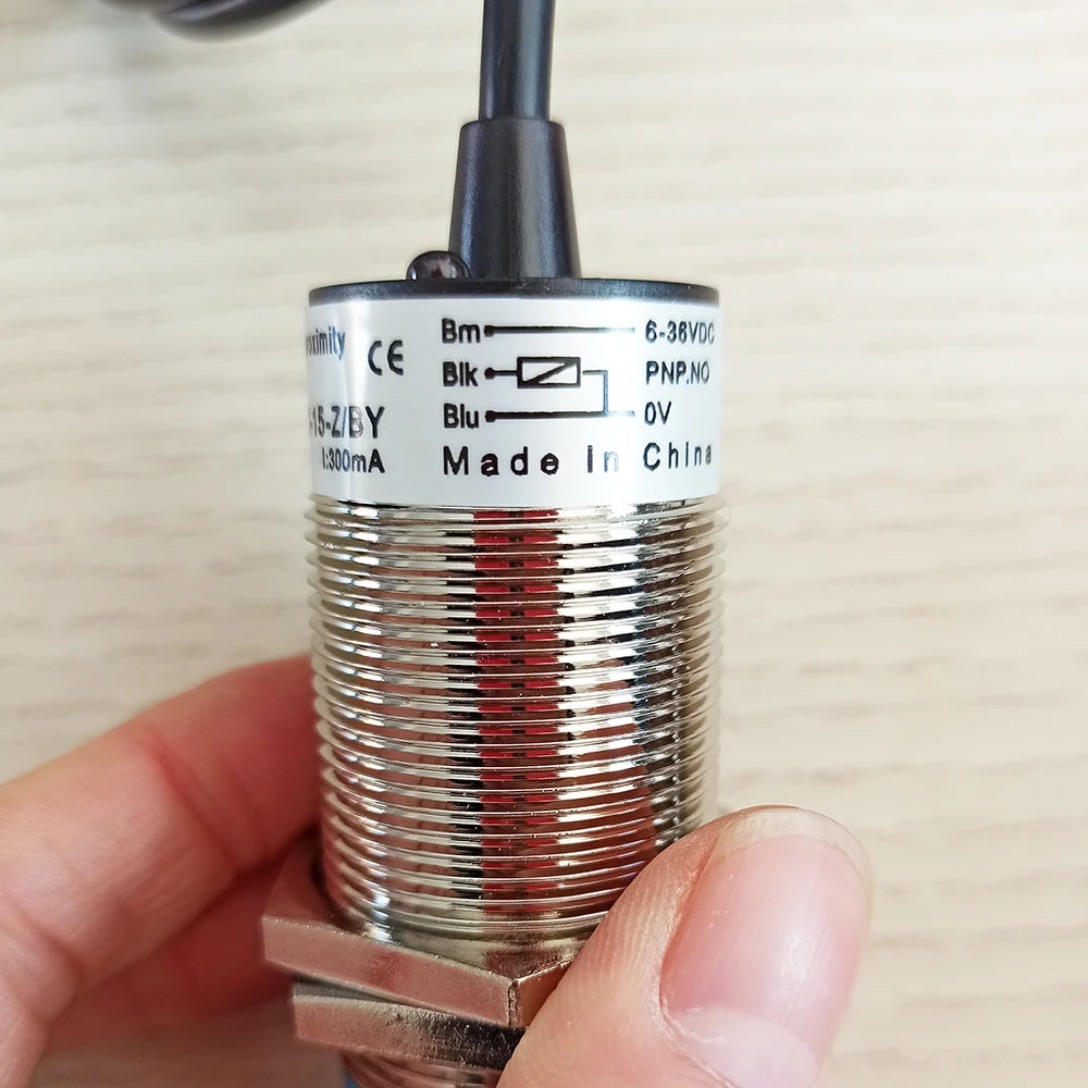 Capacitive Proximity Switch CM30 LJC30 detection 0-15mm DC6-36V AC90-250V NPN PNP NO NC NO+NC long distance metal sensor switch