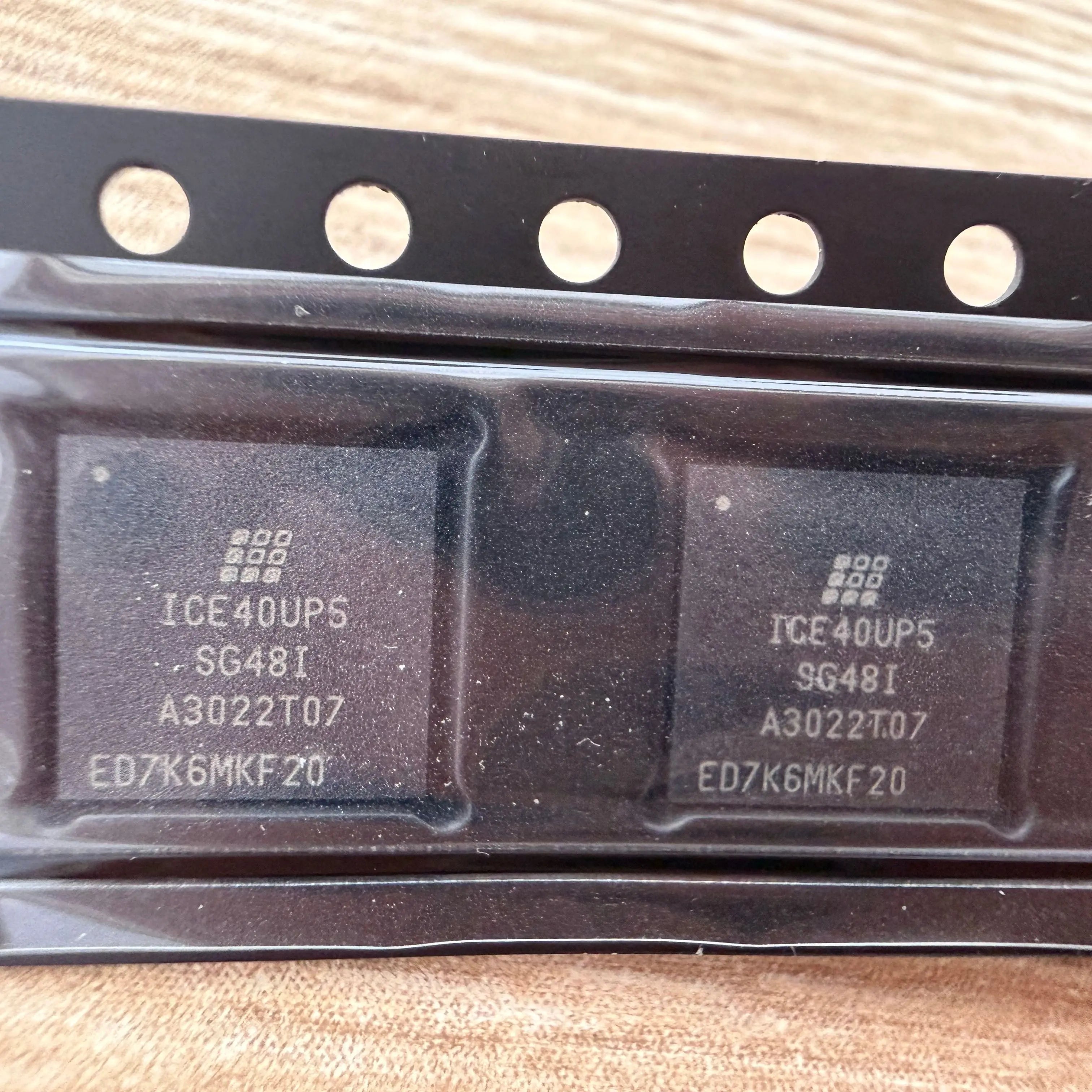 ICE40UP5K-SG48I FPGA Chip 5K LUTs 8MBit RAM Low Power IC Integrated Circuit for Industrial Control In Stock