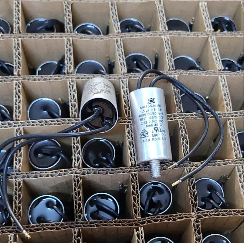 Brand new original  MK155J40RL 1.5UF400V German fan capacitor