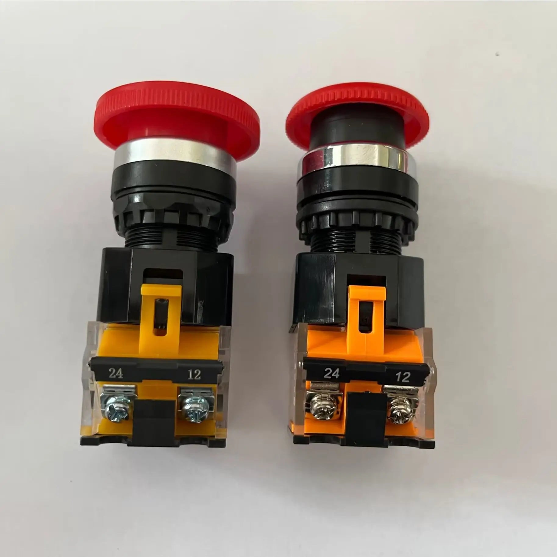 Emergency Stop 10A 380V 22mm Self-Locking Head Power Mushroom Push Button Switch 1NO 1NC LA38-11ZS