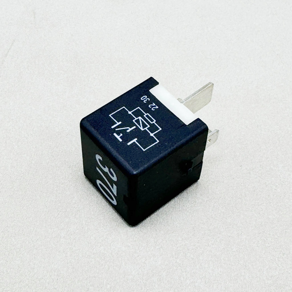 Fuel Pump Relay #370 Fit for Audi A6 AUDI A6/AVANT AA4C AUDI A4/S4 CABRIO./QU. VW Passat OE:8D0951253 443951253N 171937503A