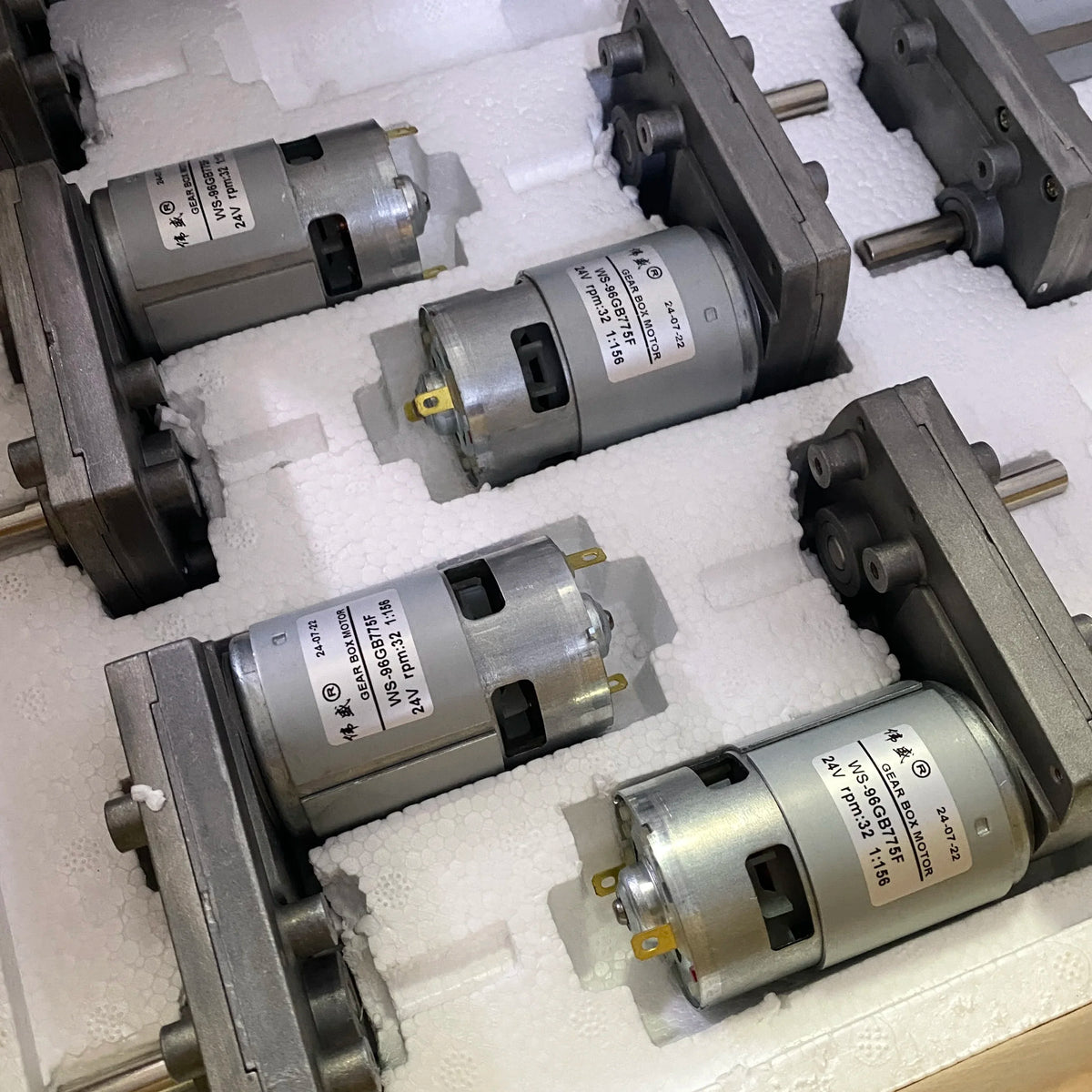 775 DC Reduction Gear Motor Right Angle Micro Slow Speed 12V 24V 3-64rpm 21-42W Universal High-Precision Reducer