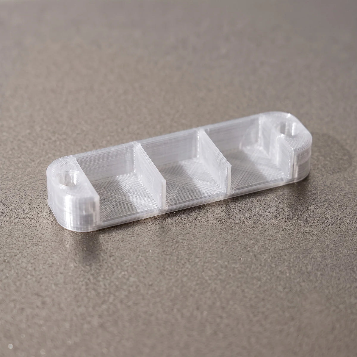 Suitable for WAGO 221 series: Mounting clips and organizers for securing and organizing terminal connectors.
