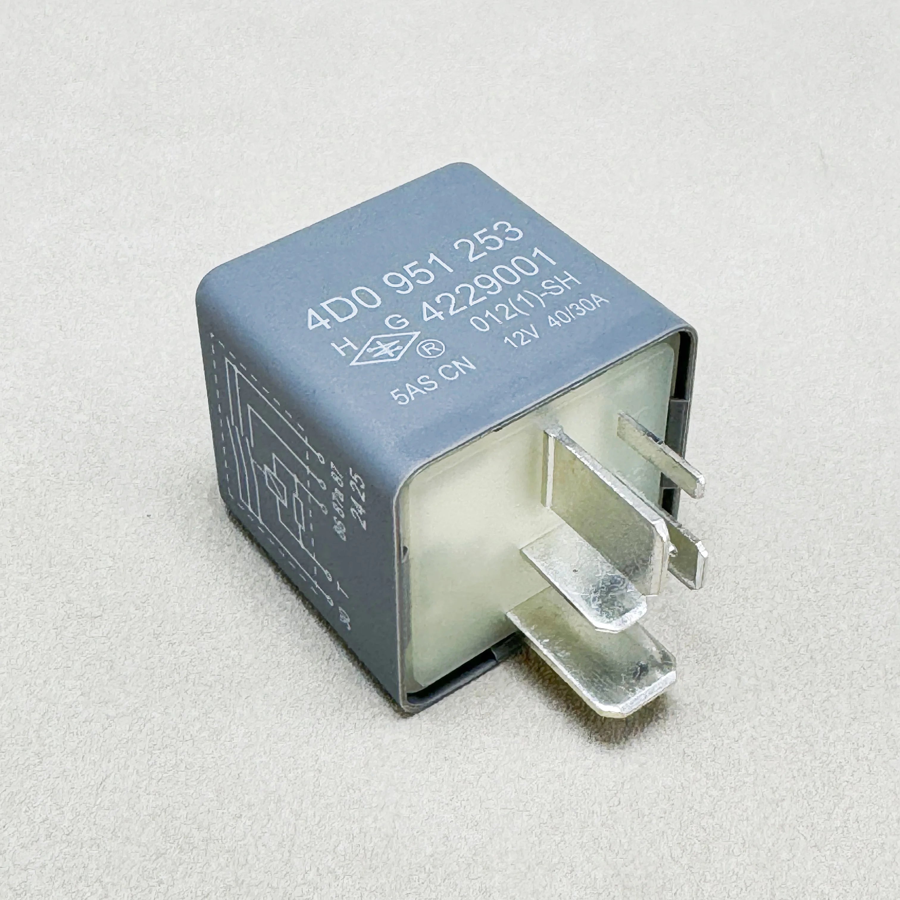 #372 Fuel Pump Relay 4D0951253 For Audi 100 1992-1994 A4 1996-2001 A6 1995-2004 A8 For VW Passat B5 1998-2002