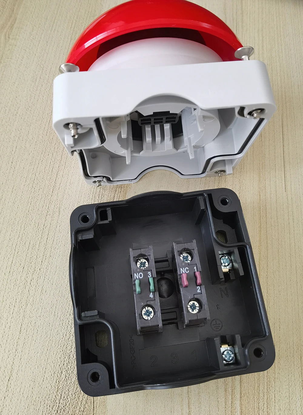 Foot Palm Switch FAK-R/KC11/I Mushroom Push Button Switch Emergency Stop Pedal Switch Manual Foot Switch 1NO+1NC