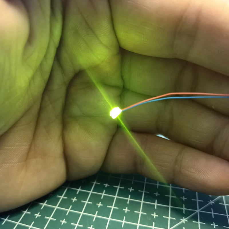 20pcs 0402/0603/0805/1206 SMD LED Model Lamp Wired Micro Led Pre-soldered Micro Litz Wired Chip 30cm 3V Railway Model Scenes