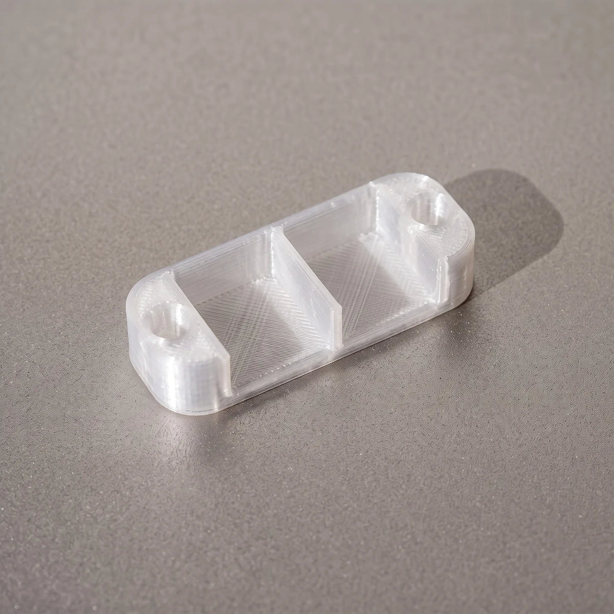 Suitable for WAGO 221 series: Mounting clips and organizers for securing and organizing terminal connectors.