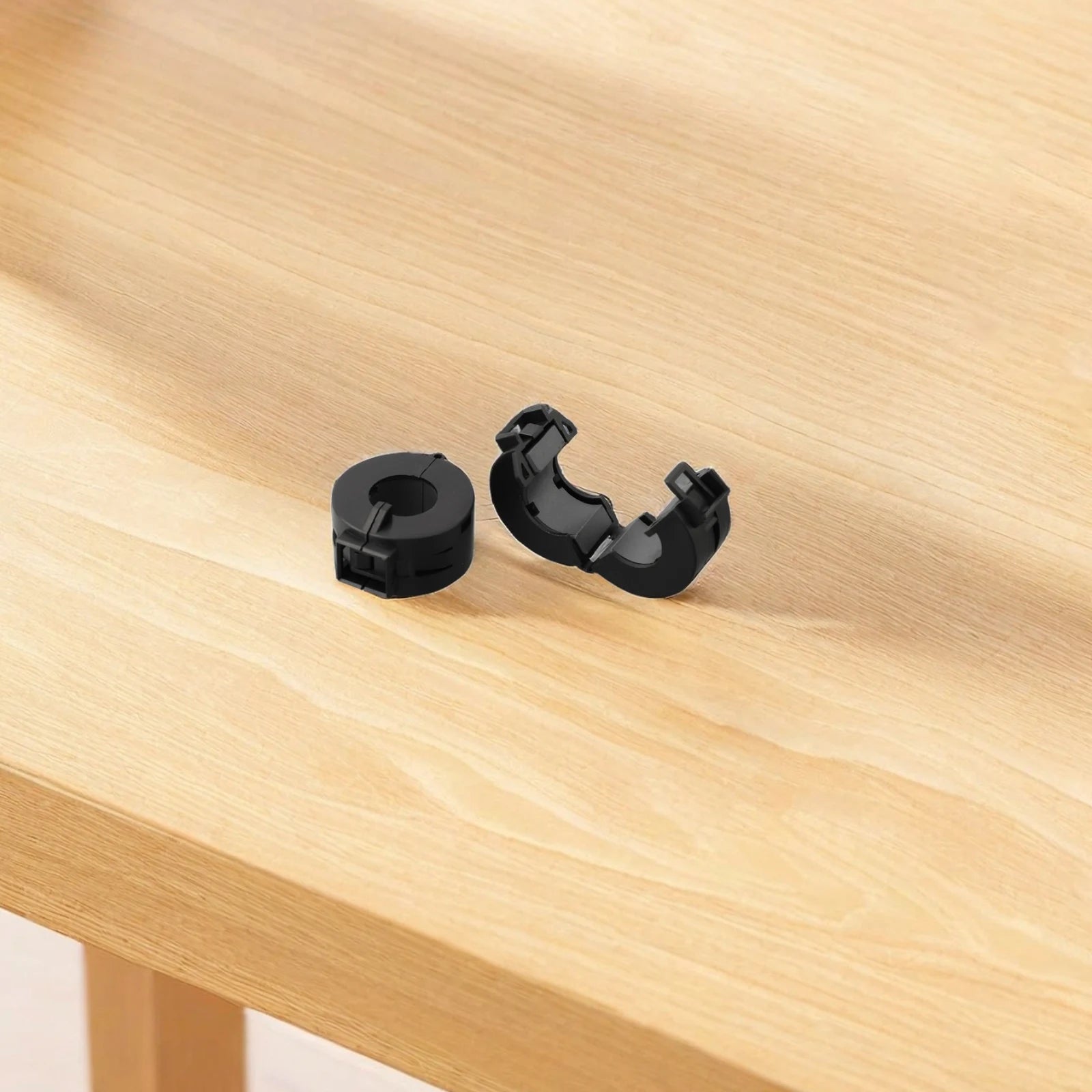 5pcs Ferrite Core Noise Reduction Clip On Rings for RFI Interference Suppression on Audio USB and Power Cables