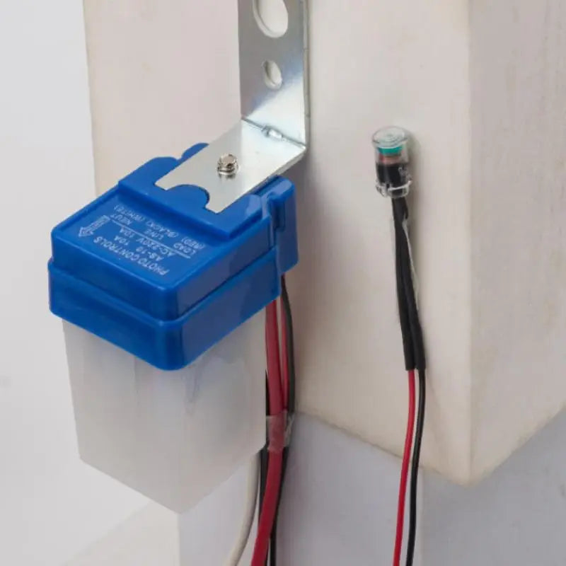 △ 1Pcs Auto On/Off Photocell Street Light Switch Waterproof Photo Control Sensor Switch AC220V 10A Automatic Switch