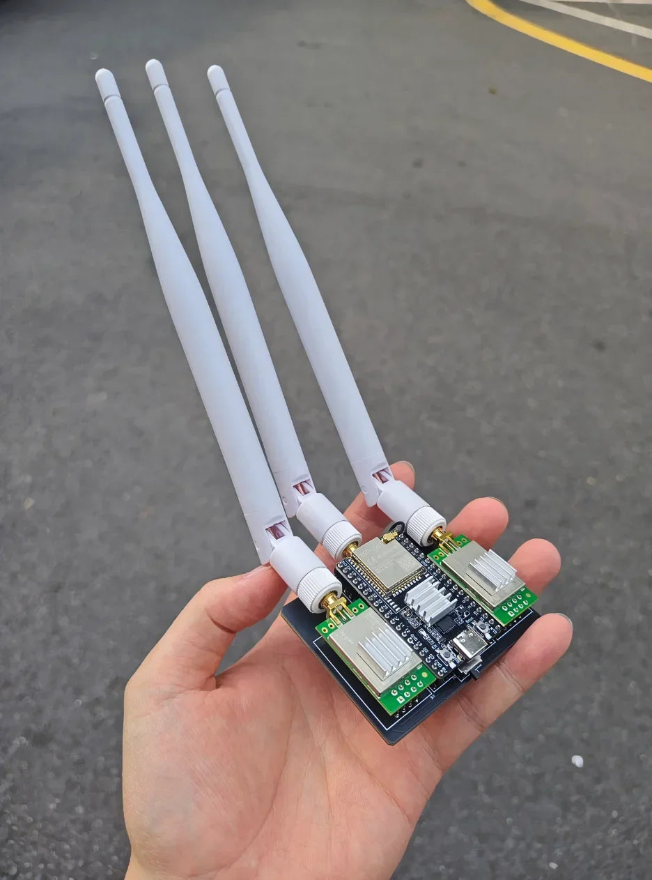 New ESP32 + NRF24L01 PA LNA 2.4GHz Module ,Upgraded Antenna Development Board supports Bluetooth for IoT Projects