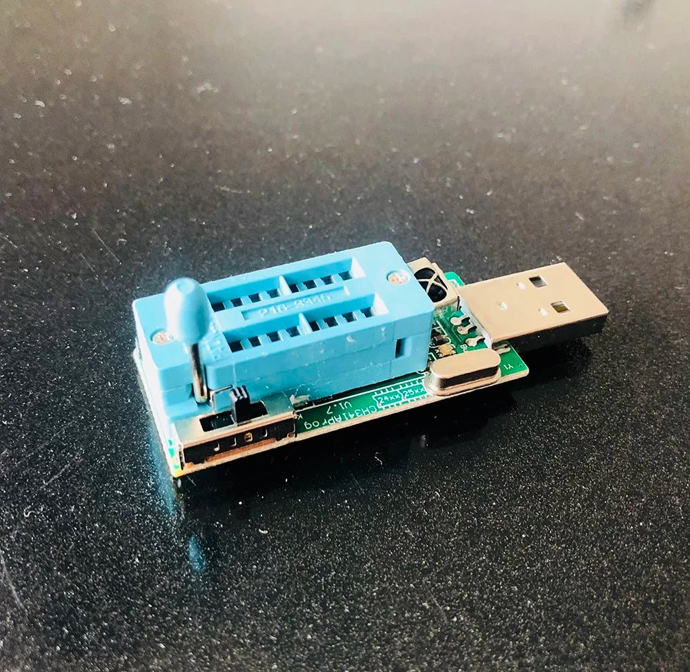 CH341A USB Programmer V1.7 with 1.8V Level Shifter for W25Q64FW W25Q128FW GD25LQ64 Flash Memory IC