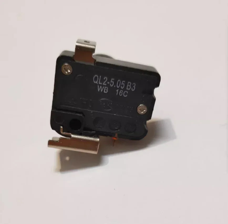 1PCS Refrigerator/freezer starter with capacitor pin heavy hammer starter QL2-6.2 B3