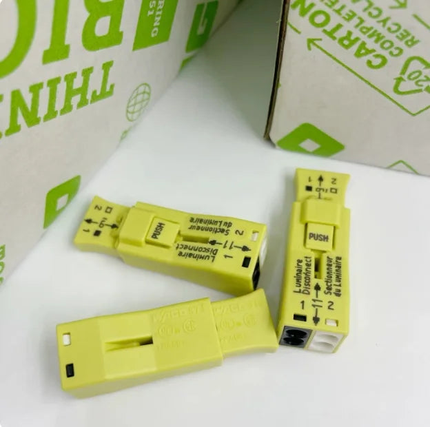 WAGO 873‑902 Luminaire Disconnect Plug‑in Connector, 2‑Pole 2‑In 4‑Out Push‑Wire Terminal Block for LED Lighting 400V 6A