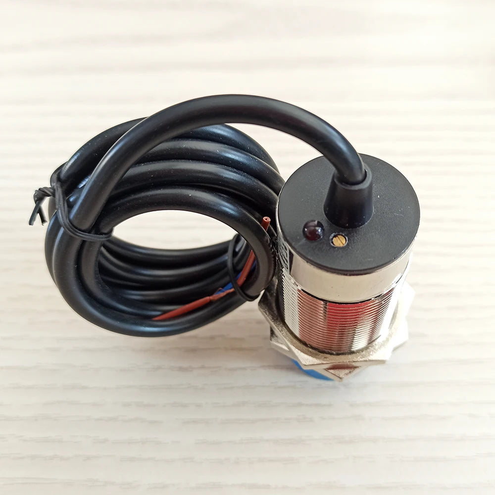 Capacitive Proximity Switch CM30 LJC30 detection 0-15mm DC6-36V AC90-250V NPN PNP NO NC NO+NC long distance metal sensor switch