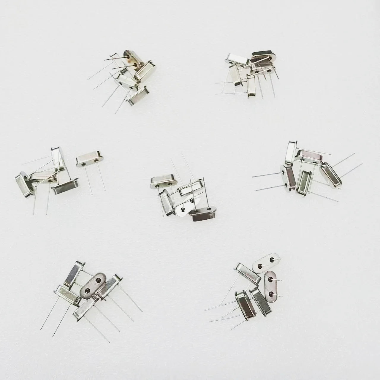 10Values HC-49S Quartz Resonator DIP Crystal Oscillator Kit 4MHz 6MHz 8MHz 12MHz 16MHz 24MHz 25MHz 48MHz 2Pin DIY Electronic Set
