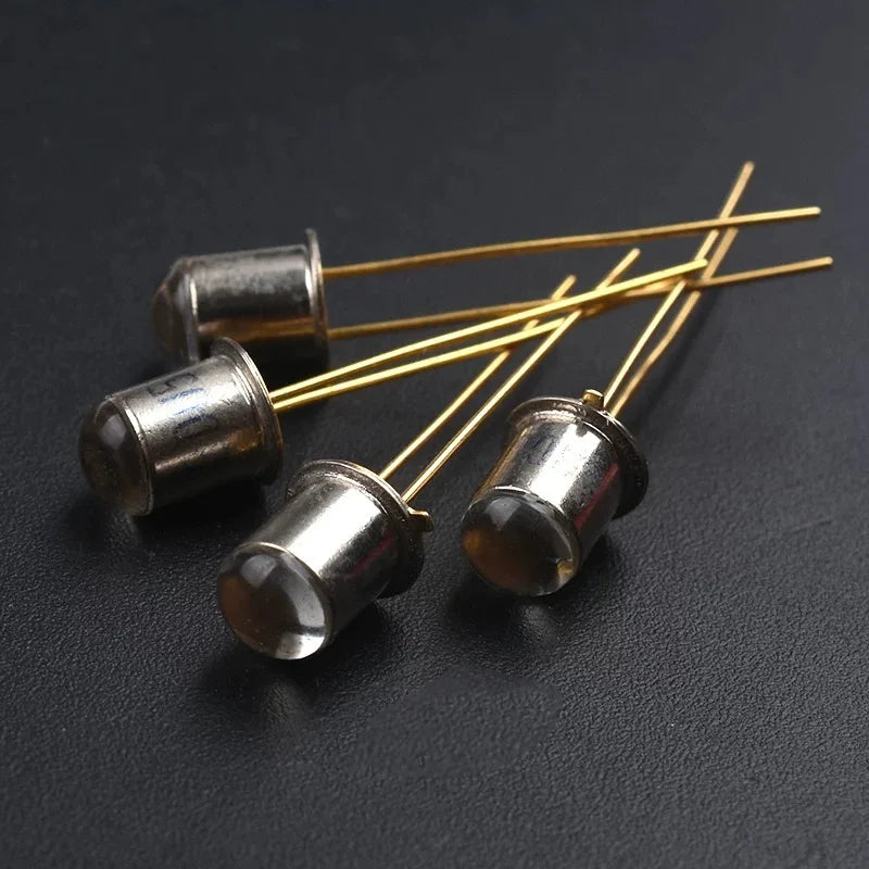 2PCS 3DU5C Phototransistor Transistor Silicon Phototransistor Transistor Metal Package 2-pin NPN