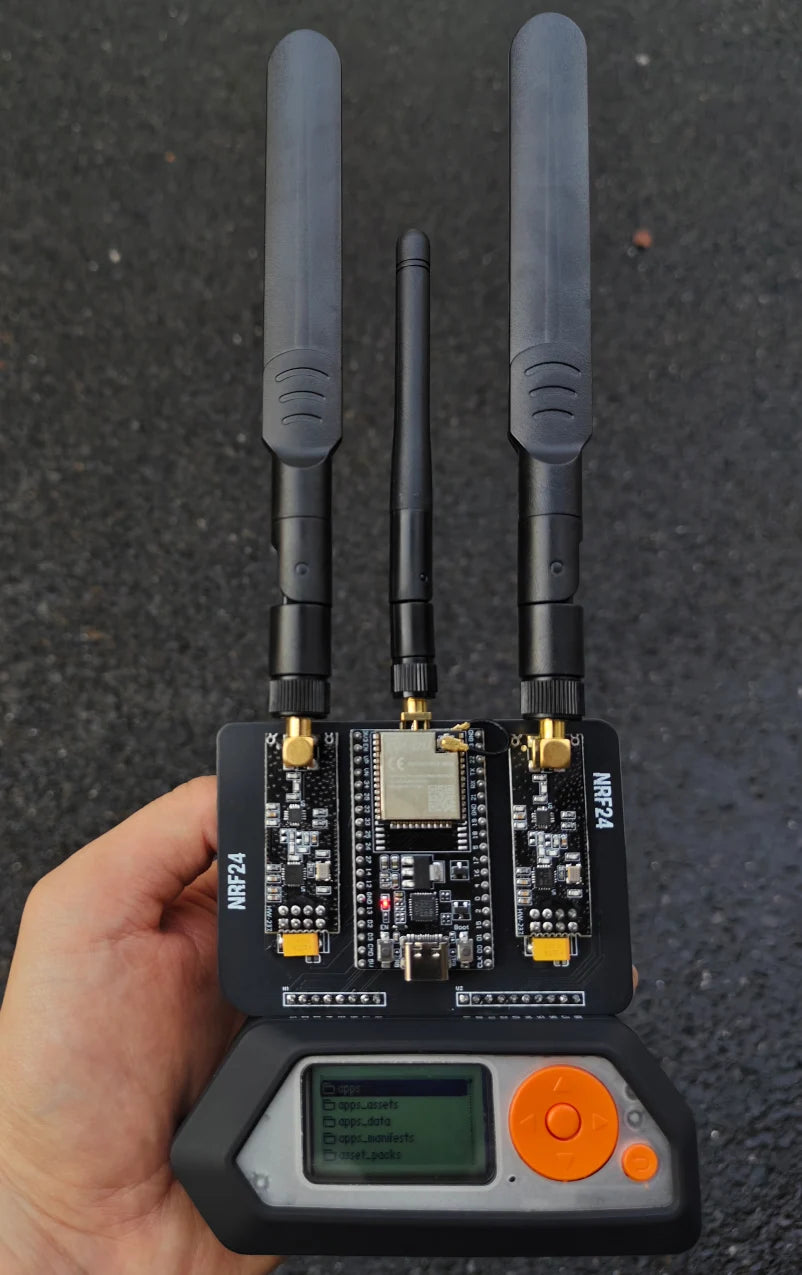 For Flipper Zero ESP32 DevKitC + NRF24L01 PA LNA 2.4GHz Module Supports Bluetooth And Equipped With High-Gain Antennas for IoT