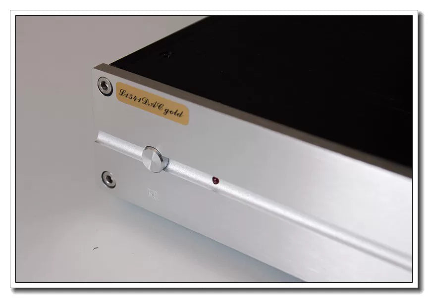 L1541DAC gold TDA1541 fever decoder, digital input: coaxial, optical fiber. Digital input bit rate: 16bit, 44.1K 48K